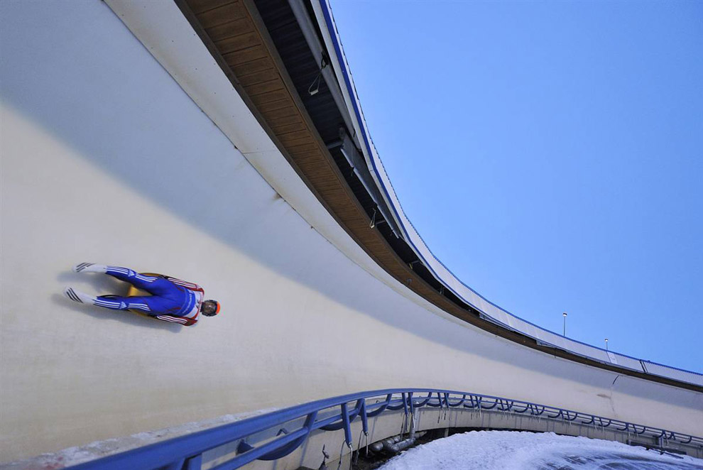 Турнир по санному спорту стартует на на олимпийской санно-бобслейной трассе в Сочи 25 января.